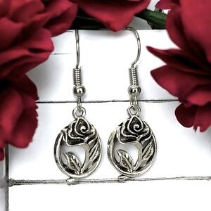 5 For $25💫Silver Bohemian Rose Dangles Earrings